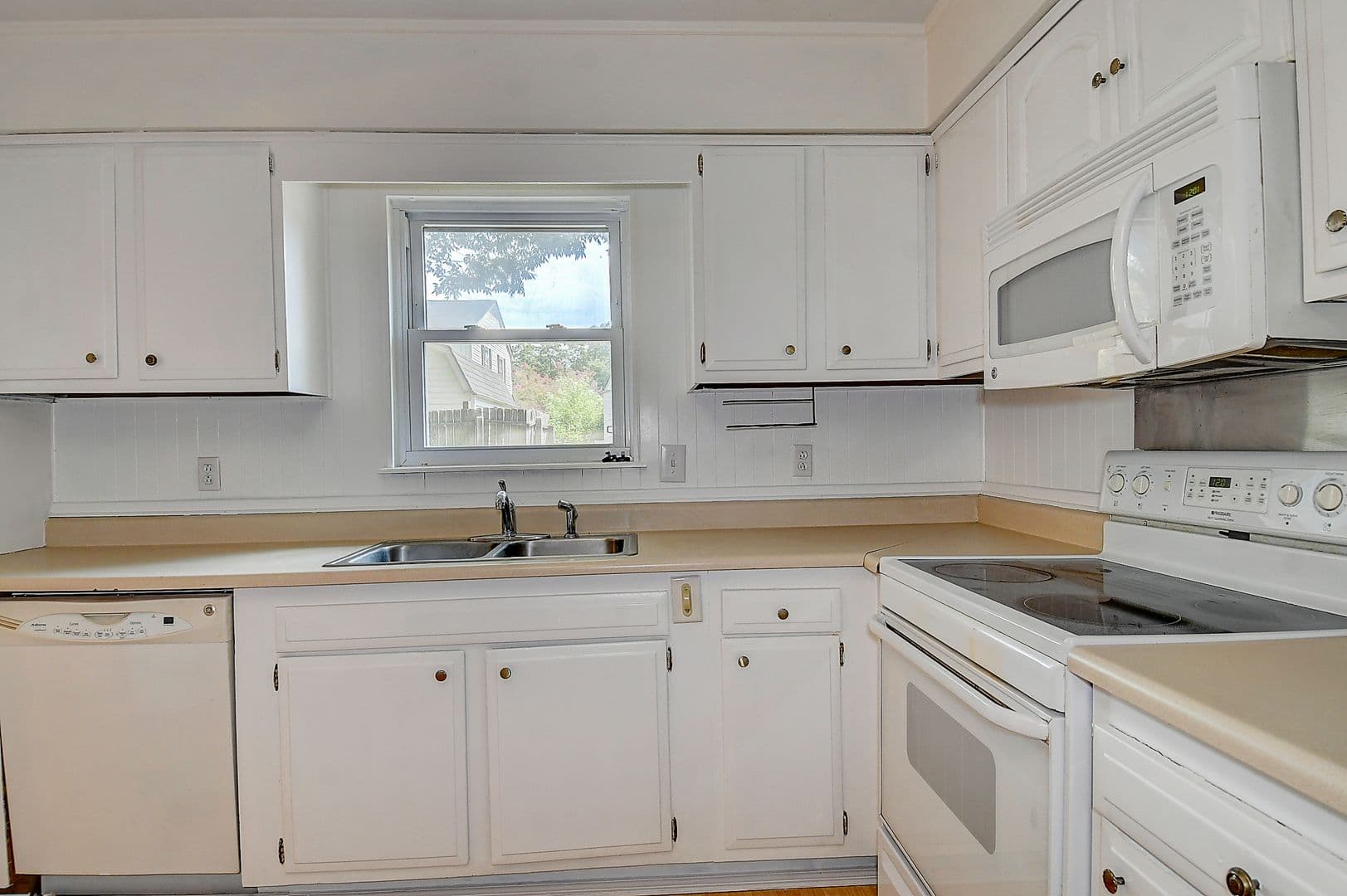 Virginia Beach House: 321 Palmyra Drive E