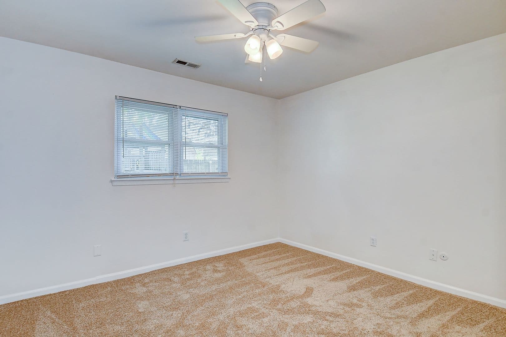 Virginia Beach House: 321 Palmyra Drive E