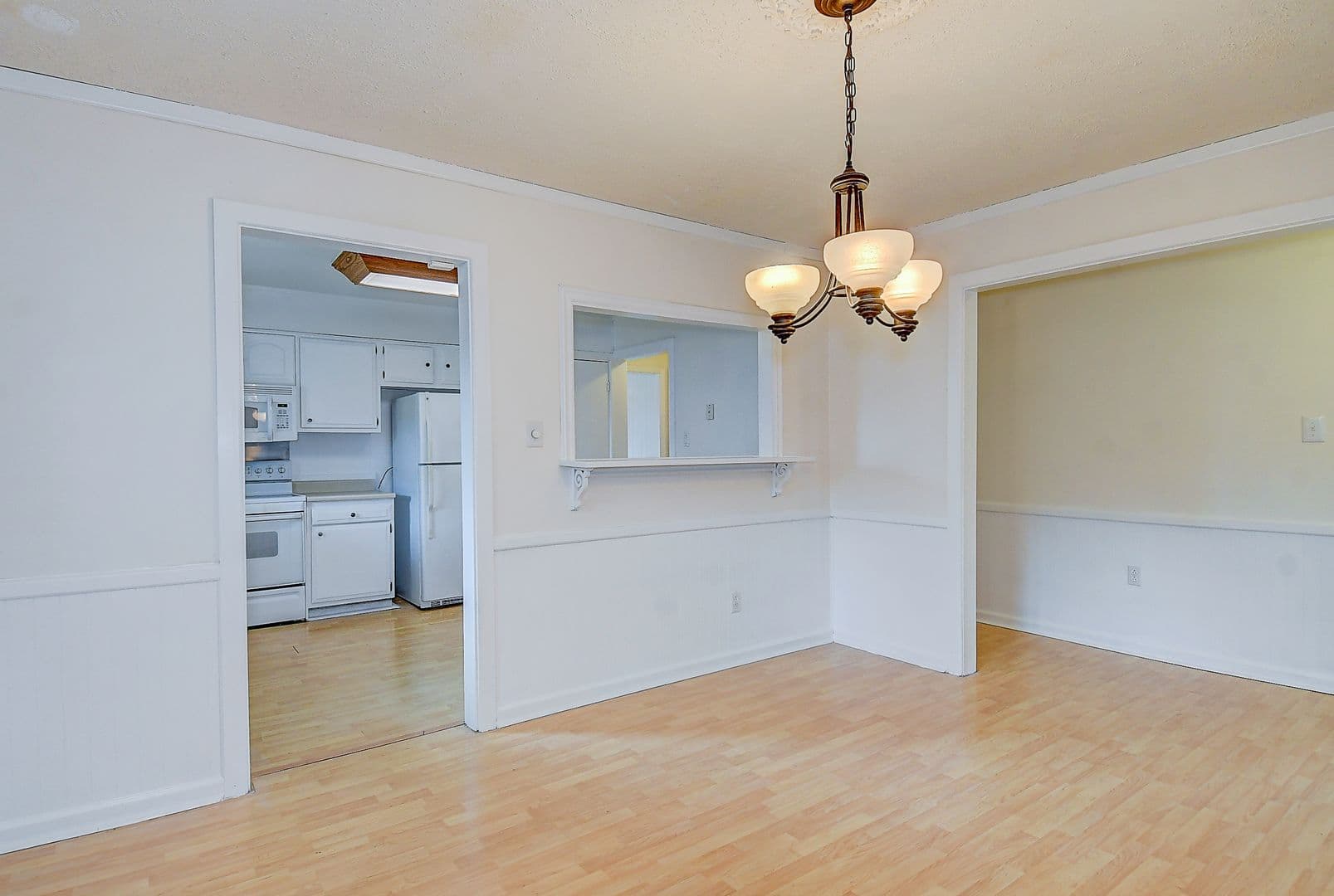 Virginia Beach House: 321 Palmyra Drive E