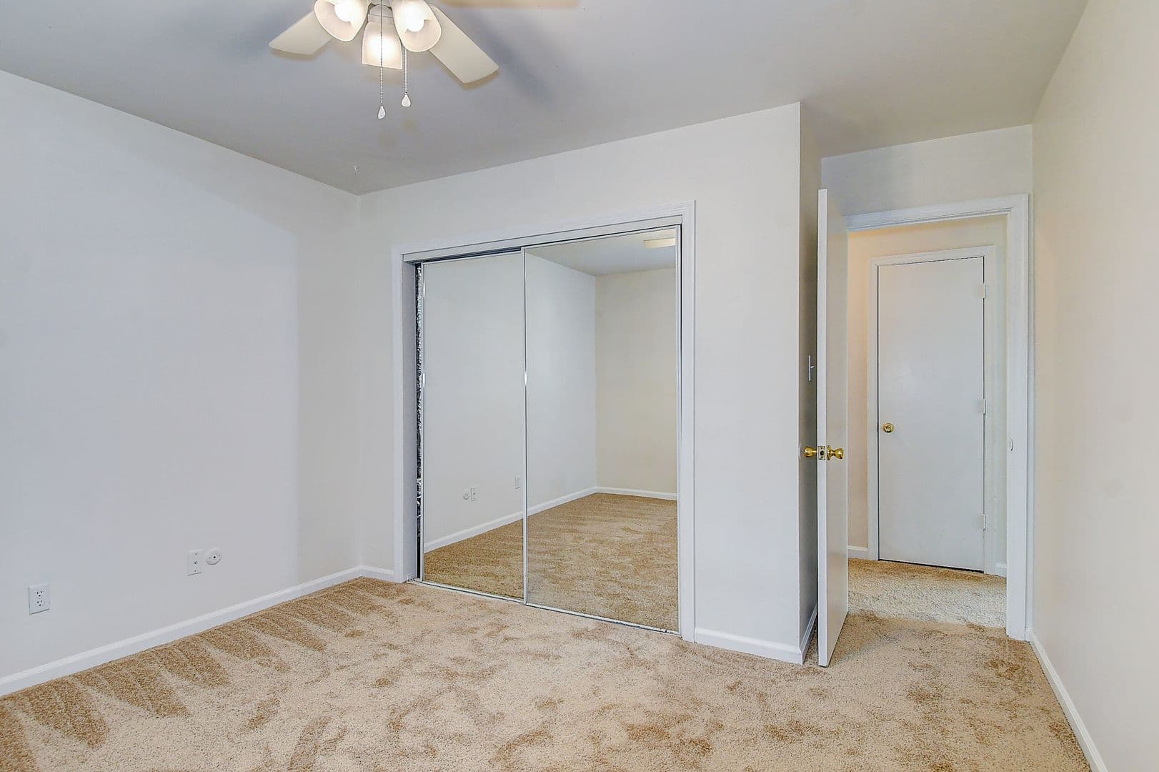 Virginia Beach House: 321 Palmyra Drive E