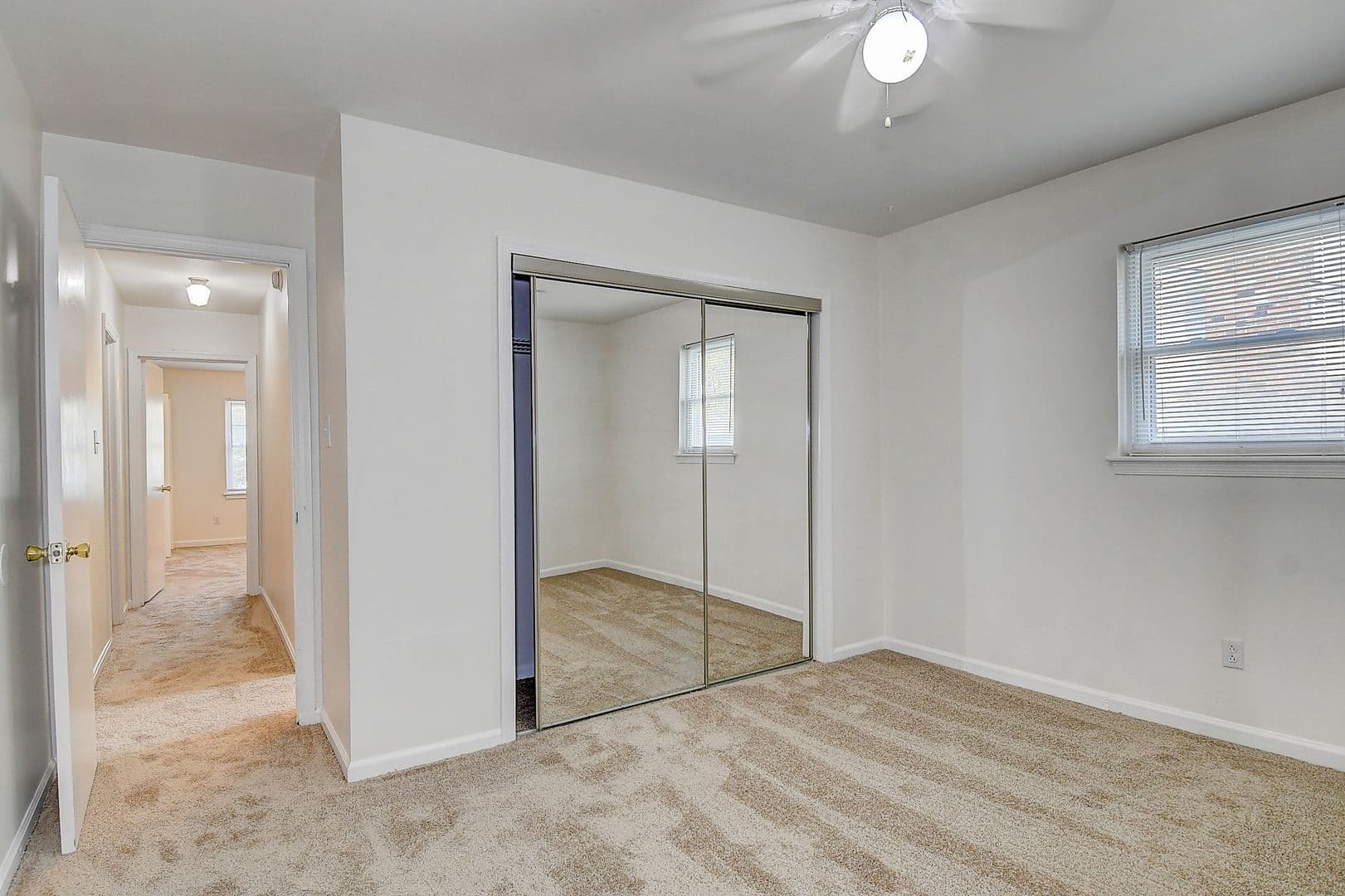 Virginia Beach House: 321 Palmyra Drive E
