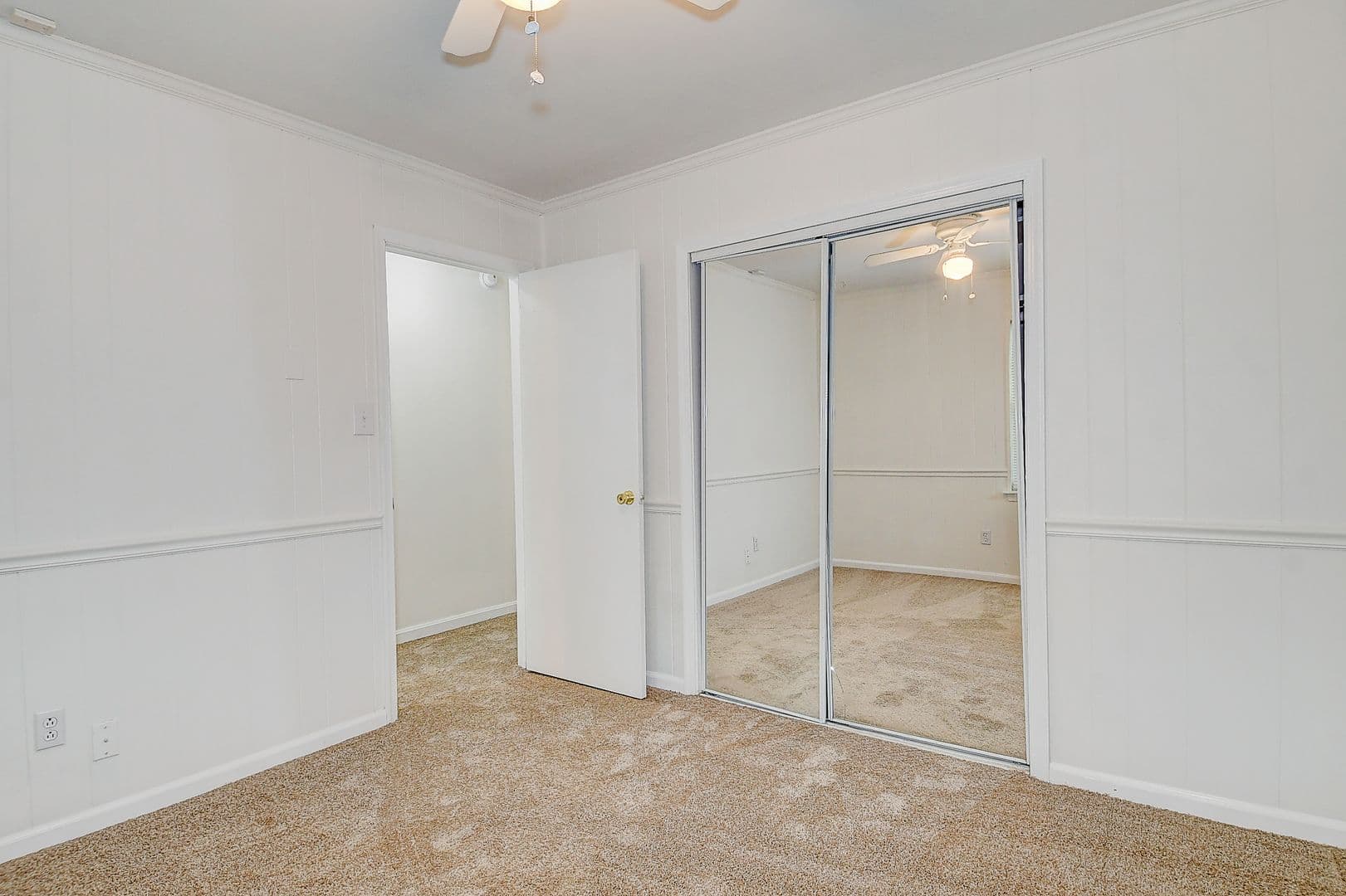 Virginia Beach House: 321 Palmyra Drive E
