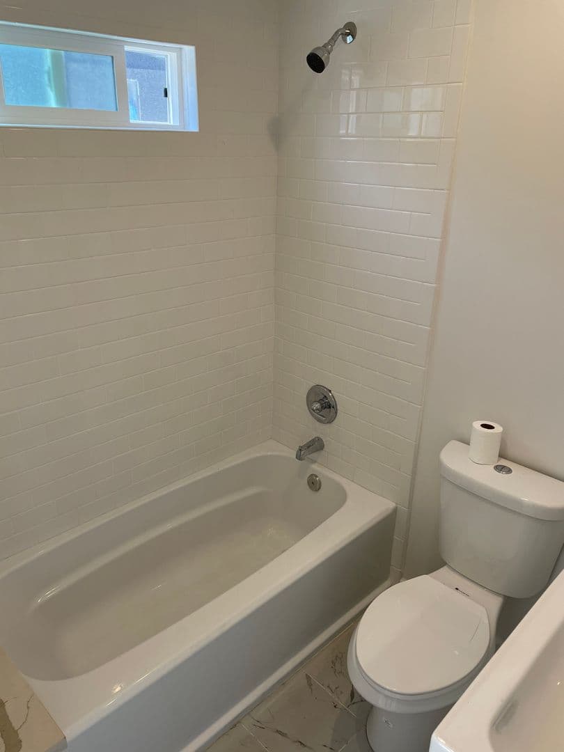 Los Angeles Apartment: 2216 Griffin Avenue
