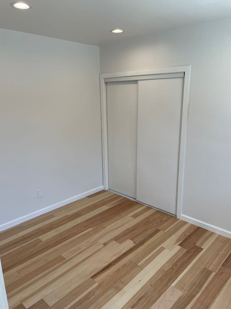 Los Angeles Apartment: 2216 Griffin Avenue
