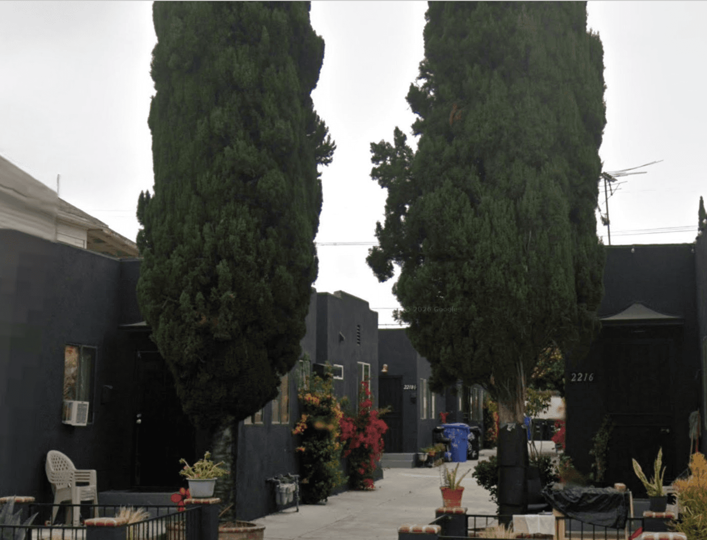 Los Angeles Apartment: 2216 Griffin Avenue