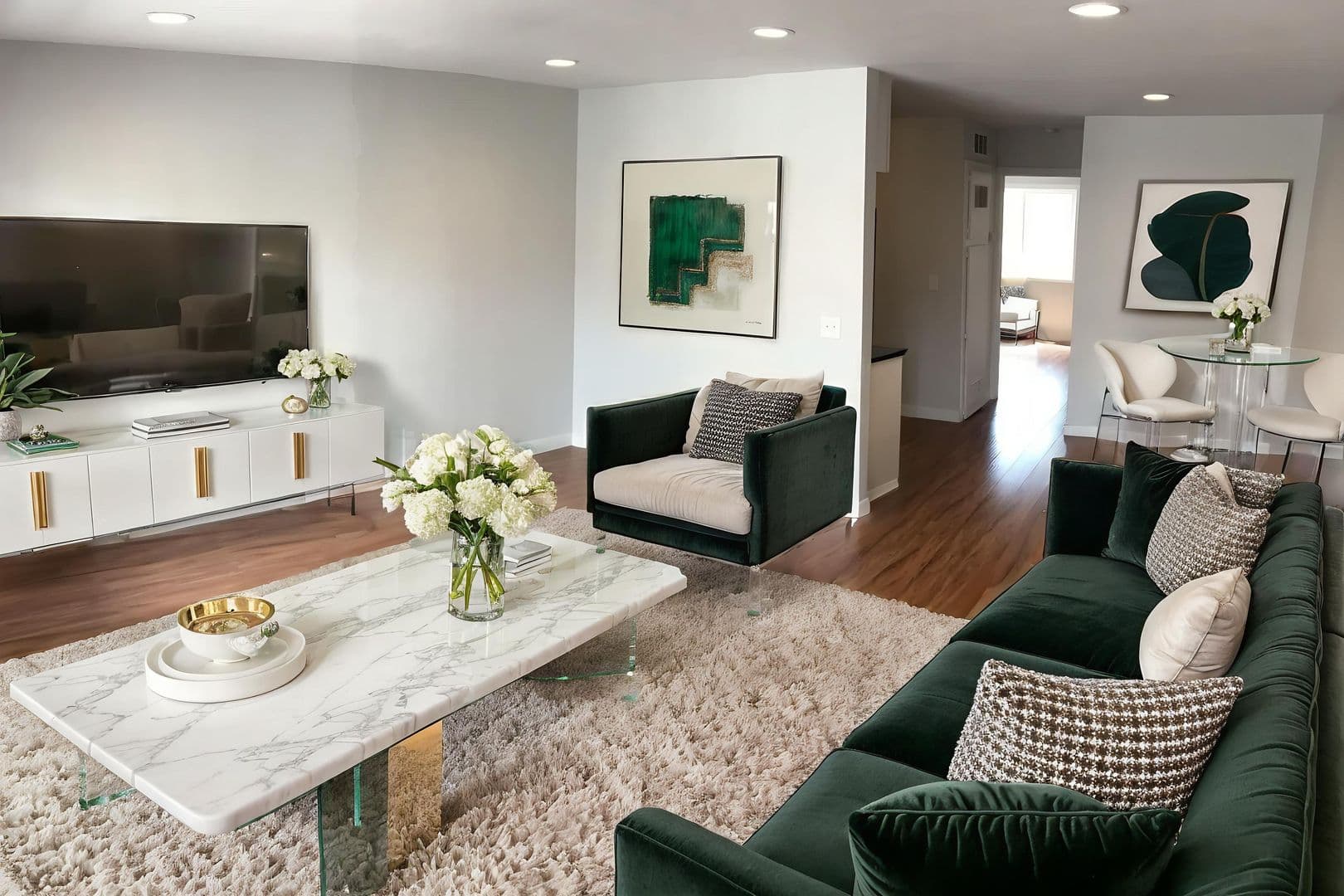 Los Angeles Apartment: 260 S. Avenue 55