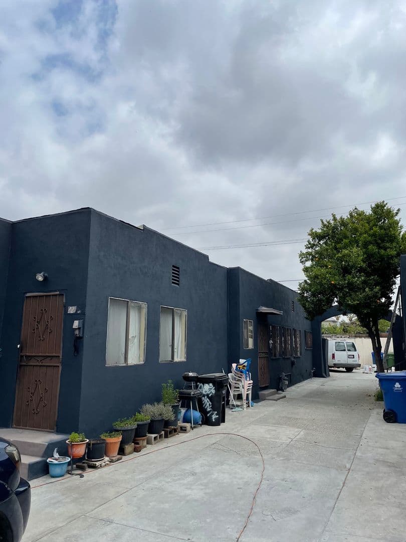 Los Angeles Apartment: 2216 Griffin Avenue
