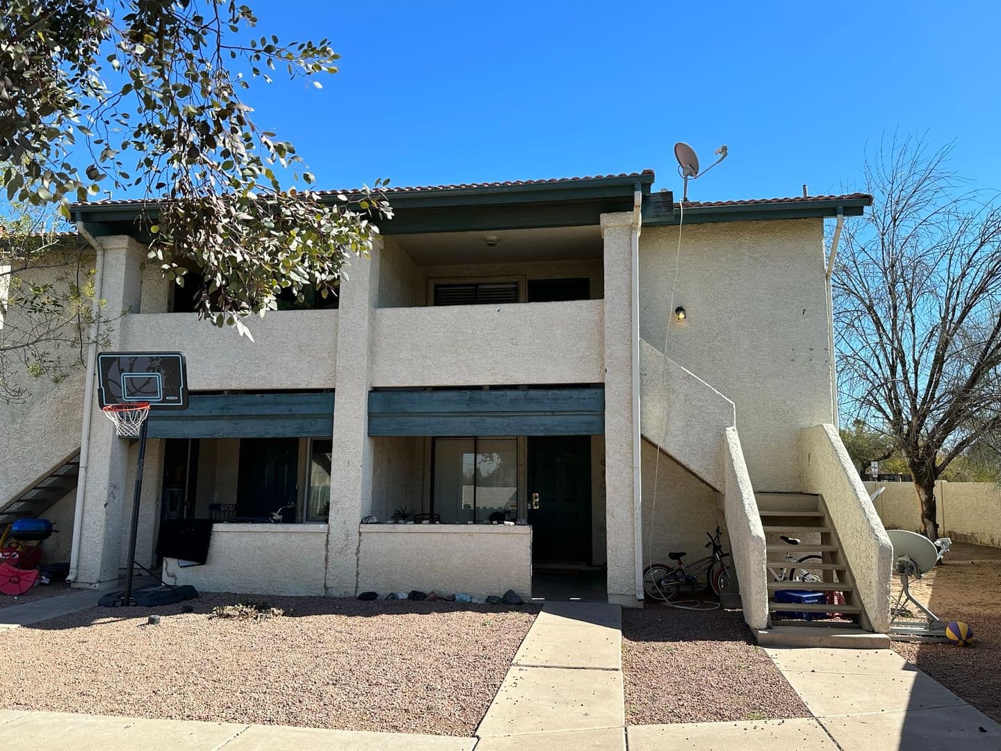 Gilbert Apartment: 217 E. Washington Ave