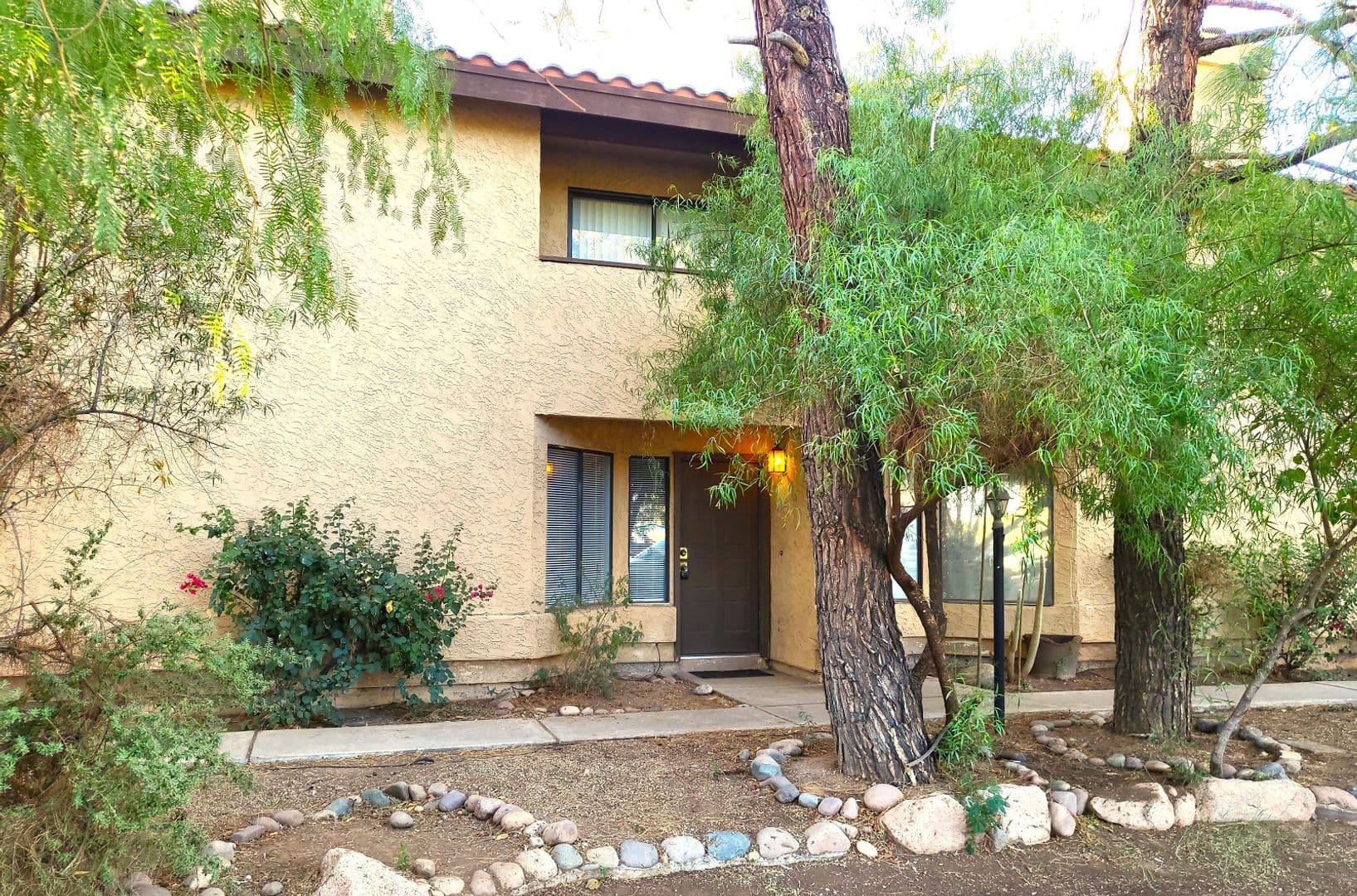 Tempe Townhome: 1036 S. Mariana St. #4