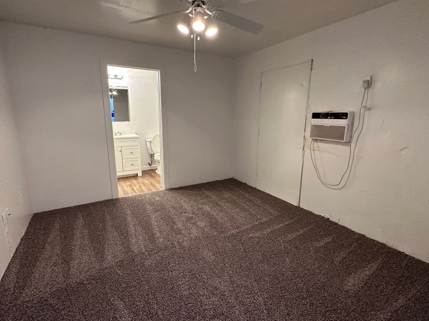 Chandler Apartment: 170 E. Morelos St.