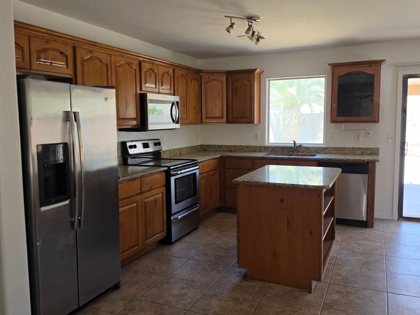 San Tan Valley House: 2068 E Andalusian Loop