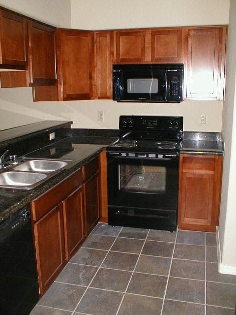 Tempe Apartment: 1117 E. 8th St. #A1003