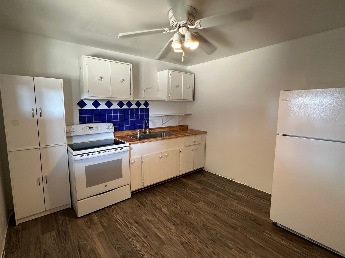 Chandler Apartment: 170 E. Morelos St.