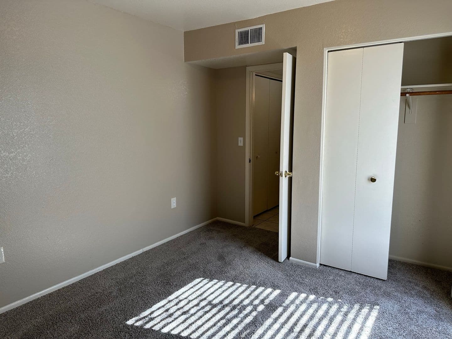 Gilbert Apartment: 217 E. Washington Ave