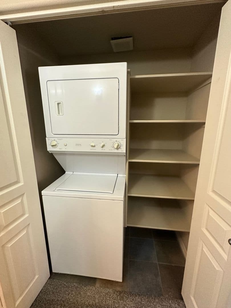 Tempe Apartment: 1117 E. 8th St. #A2001
