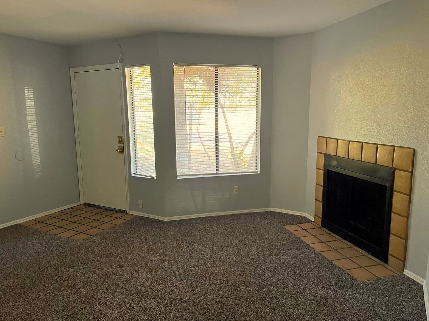 Tempe Townhome: 1036 S. Mariana St. #4