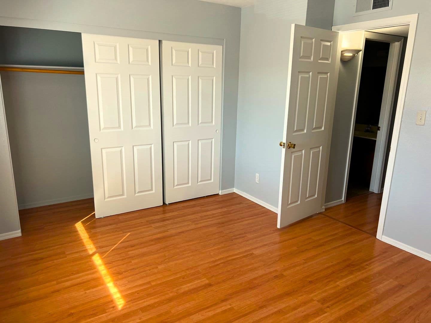Tempe Townhome: 1036 S. Mariana St. #4