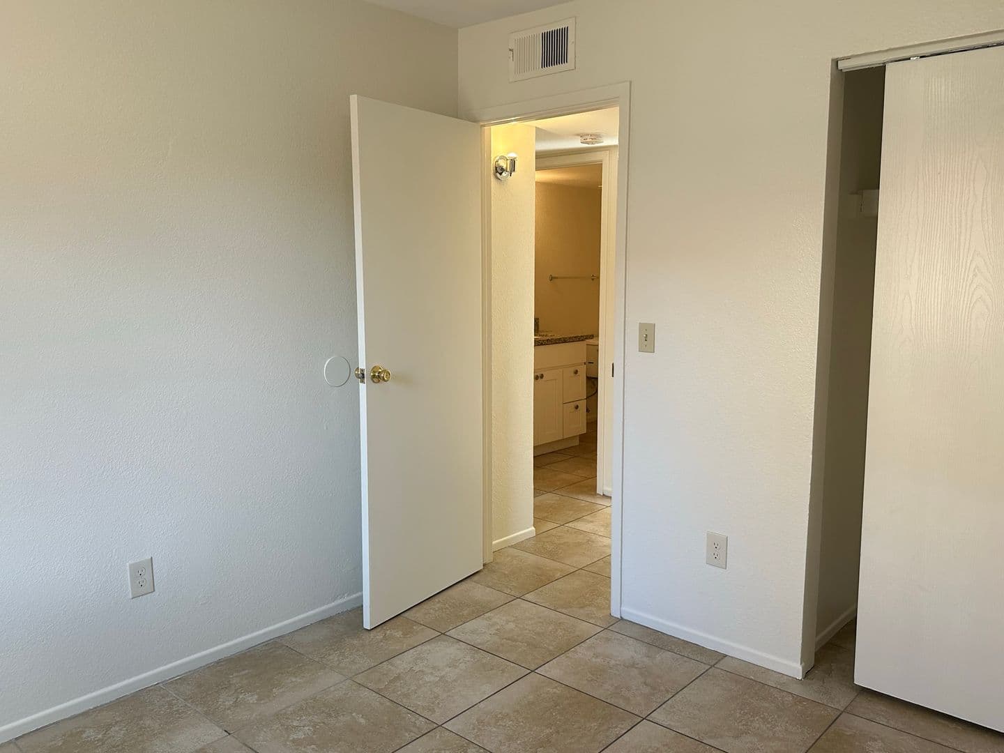 Mesa Apartment: 6219 E. Glencove St.