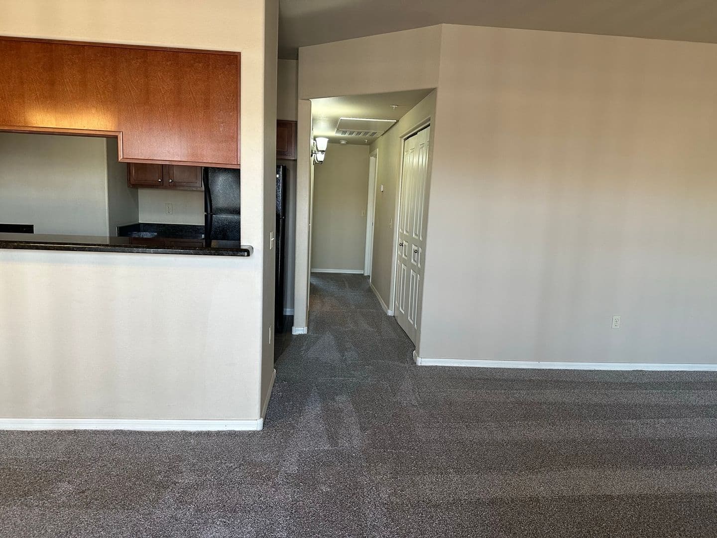 Tempe Apartment: 1117 E. 8th St. #A2001