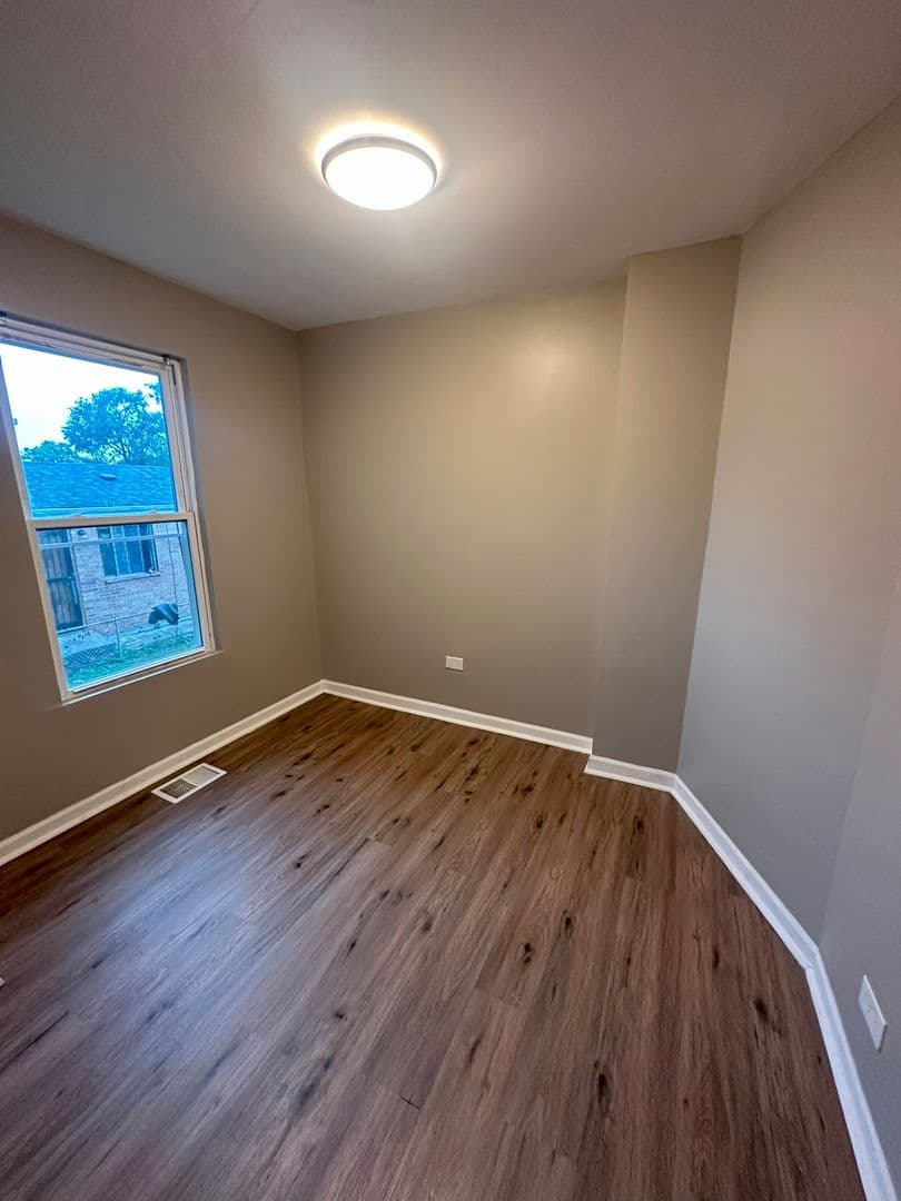 Chicago Apartment: 1201 W 110th Pl