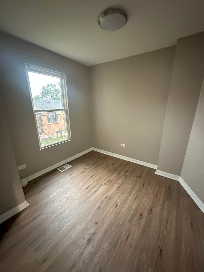 Chicago Apartment: 1201 W 110th Pl