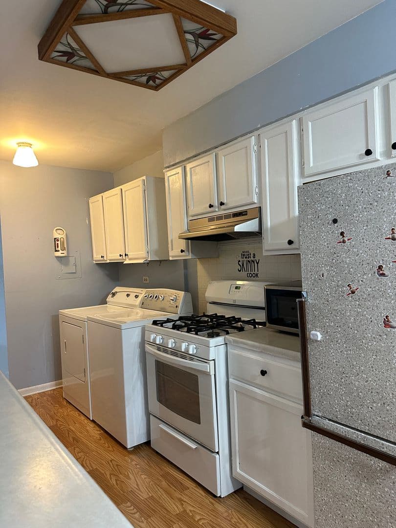 Tinley Park House: 7662 159th Pl,