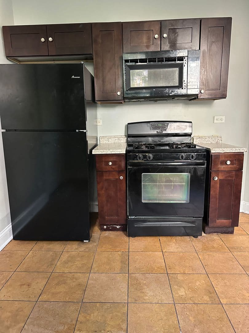 Chicago Apartment: 5611 S Princeton Ave,
