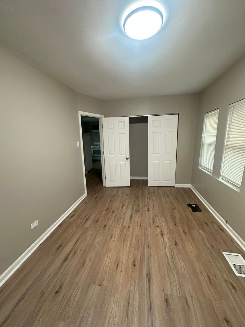 Chicago Apartment: 1201 W 110th Pl
