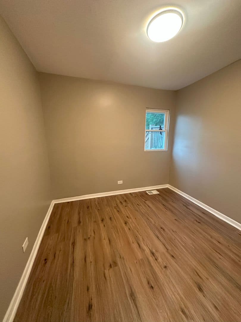 Chicago Apartment: 1201 W 110th Pl