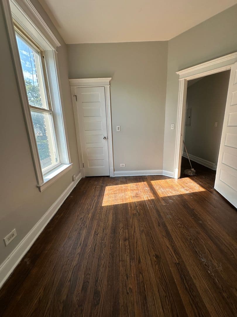 Chicago Apartment: 5611 S Princeton Ave,