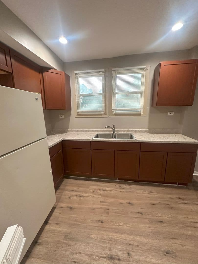 Chicago Apartment: 1201 W 110th Pl