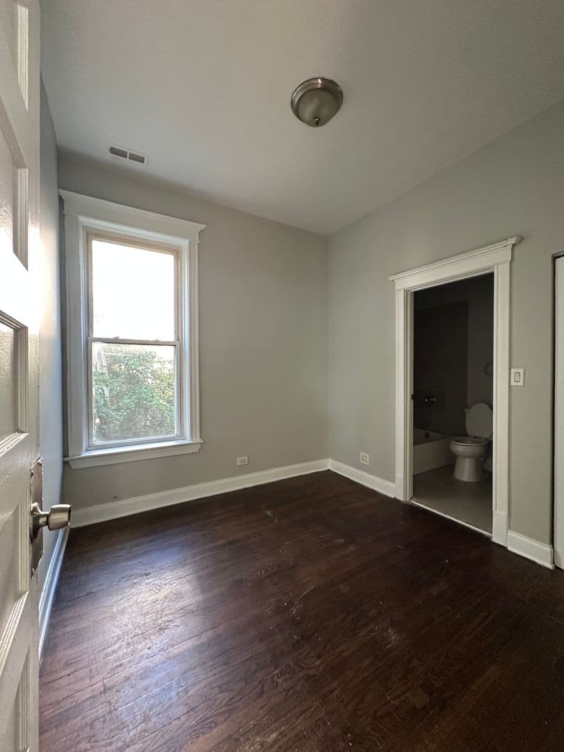 Chicago Apartment: 5611 S Princeton Ave,