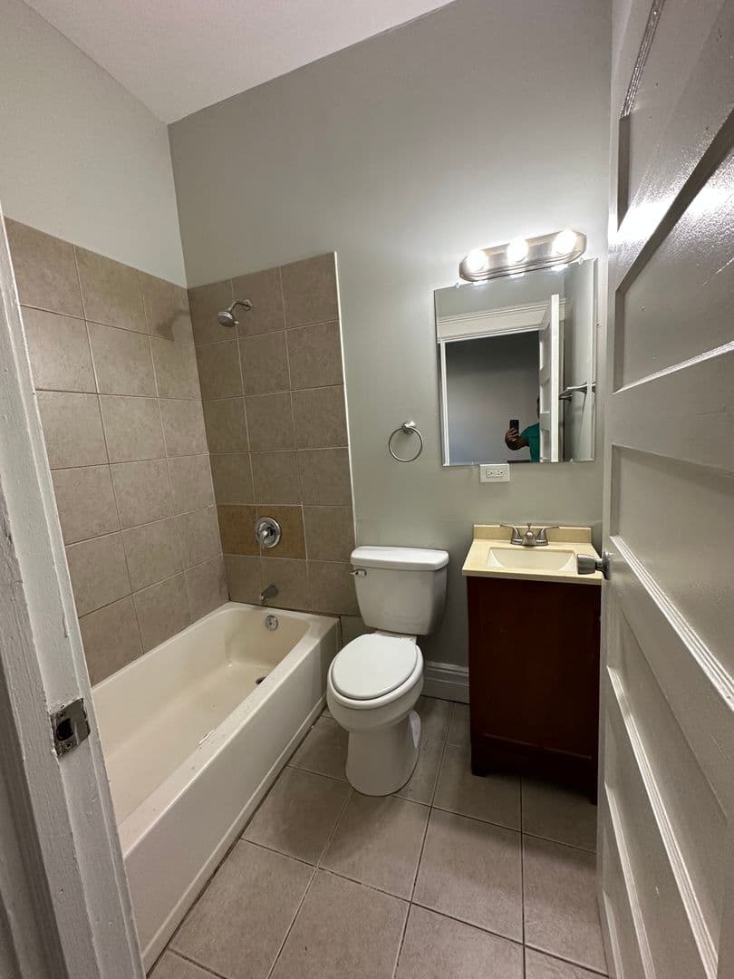 Chicago Apartment: 5611 S Princeton Ave,