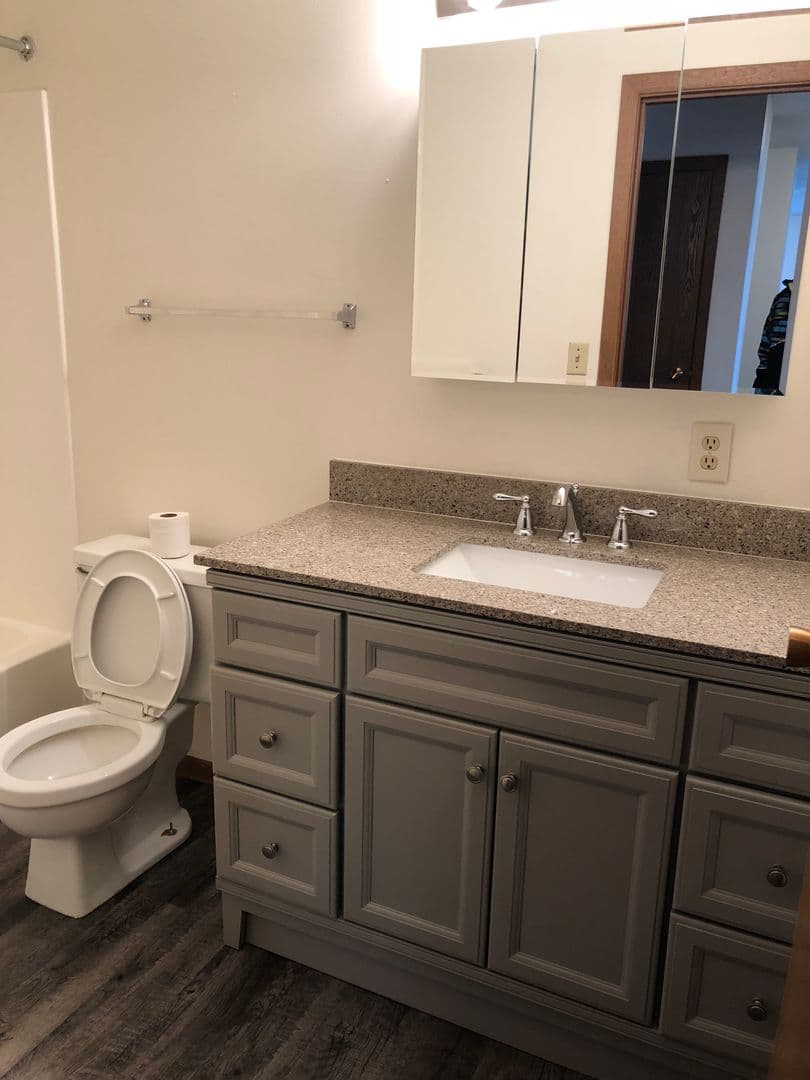 Grand Forks Apartment: 2105 29th St S