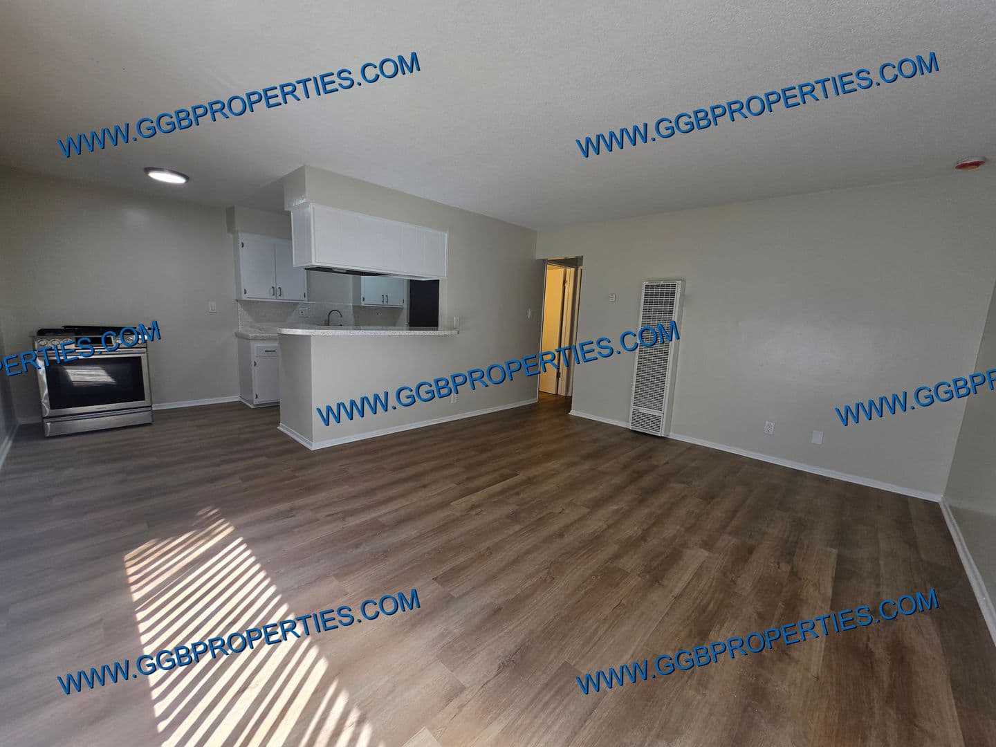 Long Beach Apartment: 727-741 Orizaba Ave