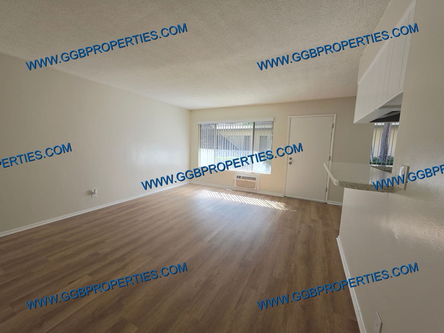 Long Beach Apartment: 727-741 Orizaba Ave