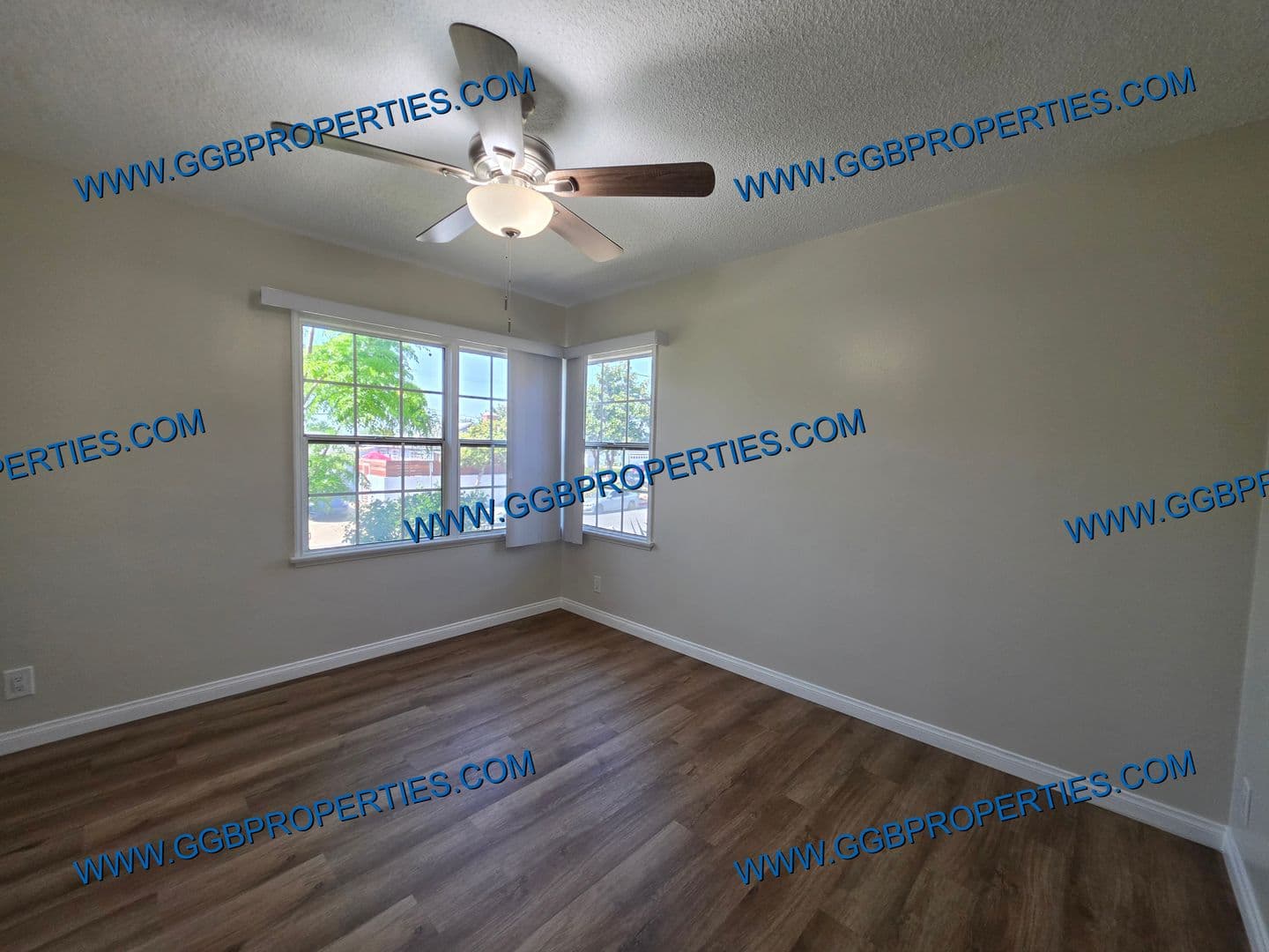 Hawthorne House: 11710 Spinning Ave