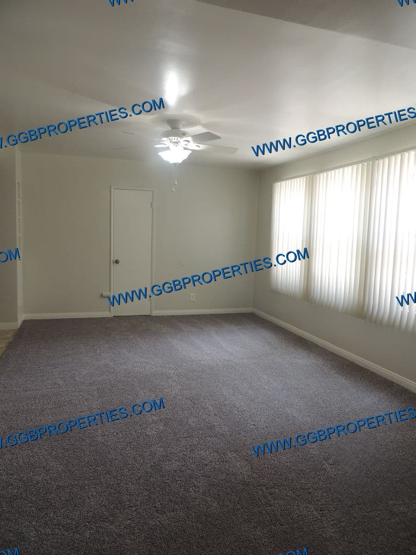 Long Beach Apartment: 10 Bay Shore Ave