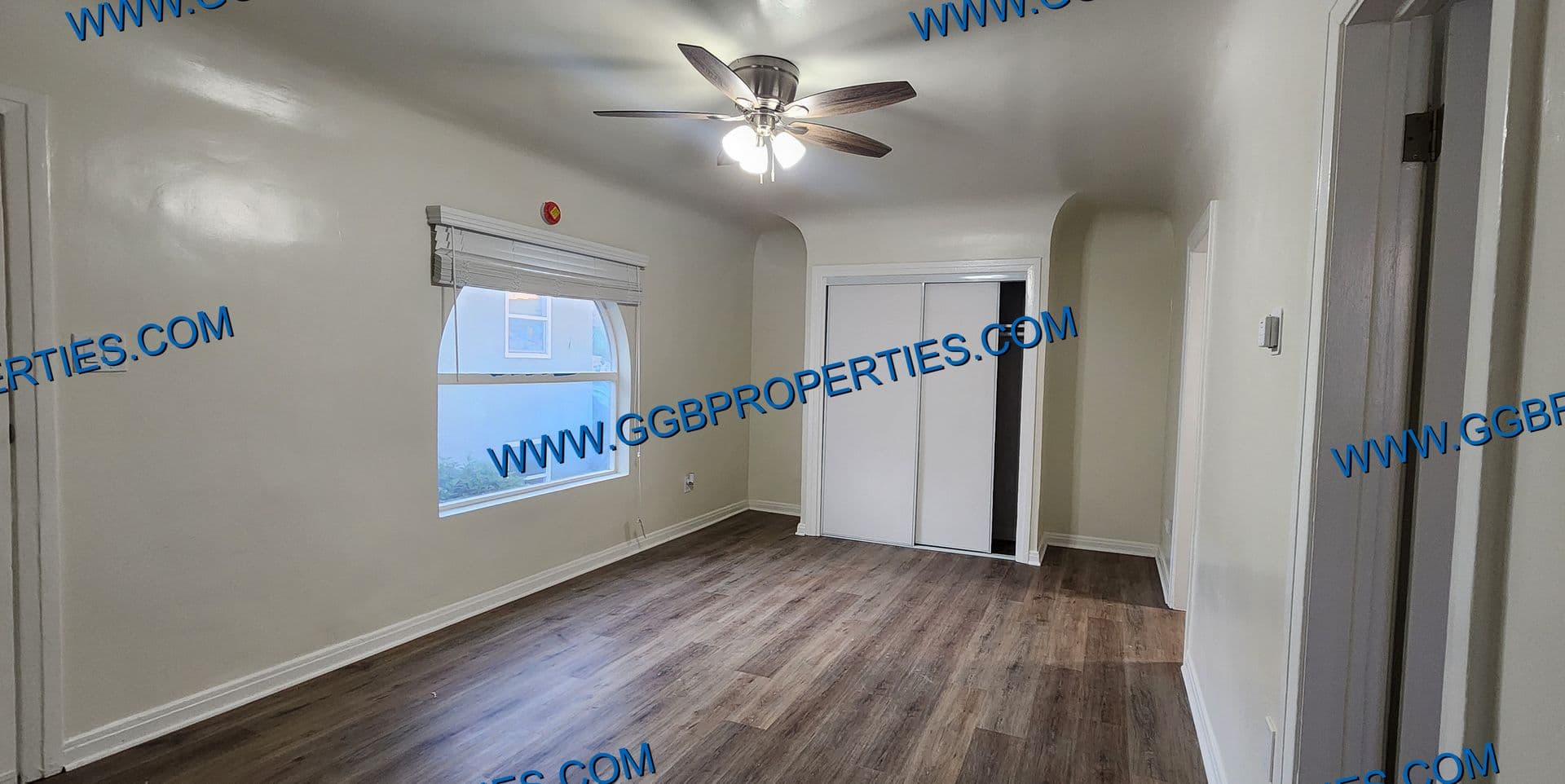 Long Beach Apartment: 2365-2371 Eucalyptus Ave