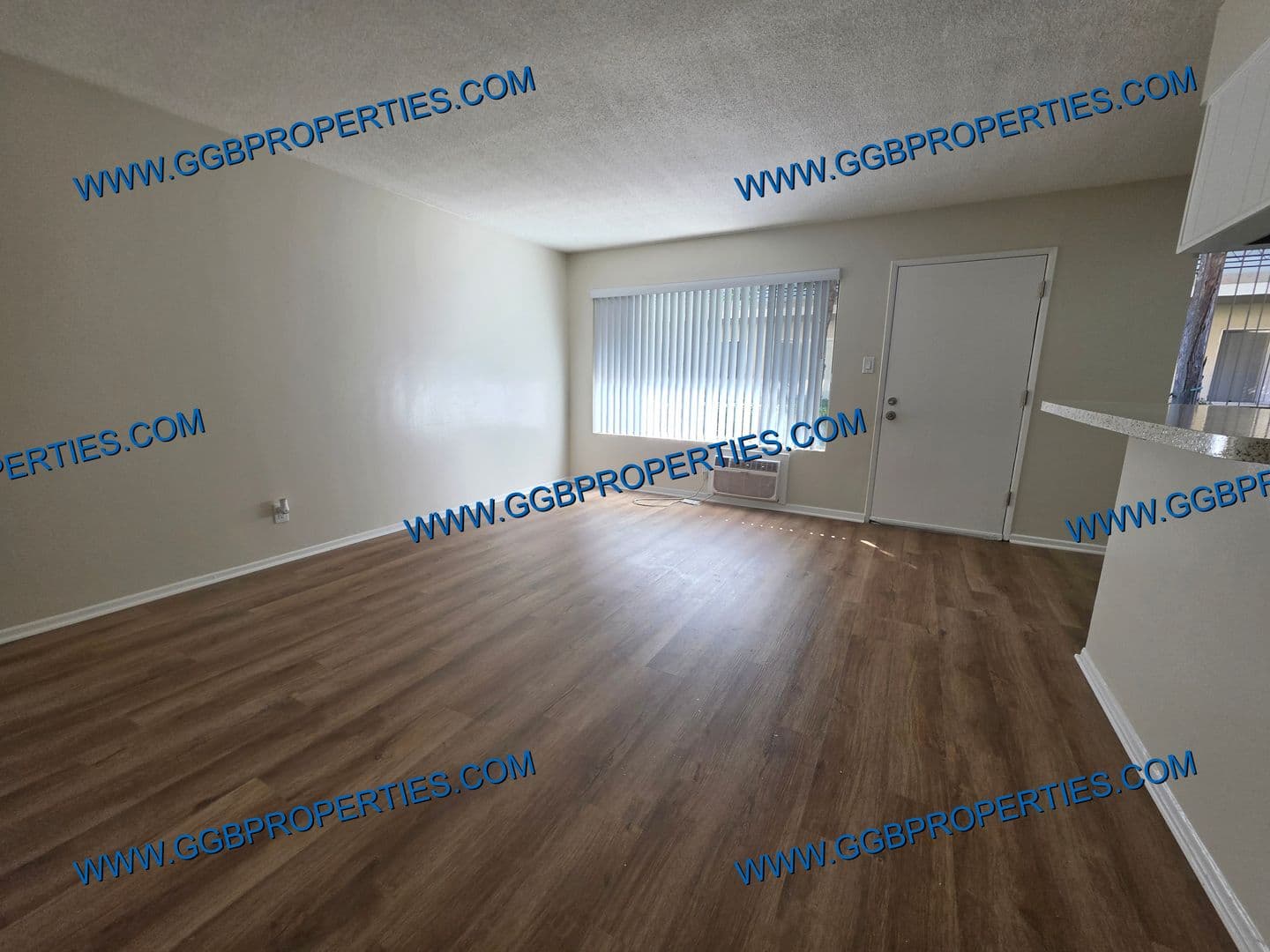 Long Beach Apartment: 727-741 Orizaba Ave
