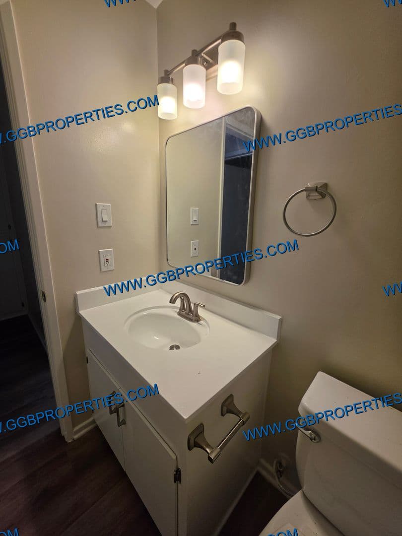 Long Beach Apartment: 727-741 Orizaba Ave