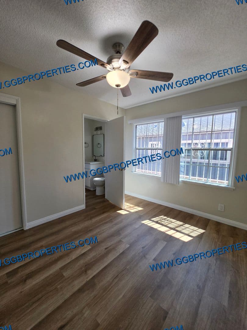 Hawthorne House: 11710 Spinning Ave