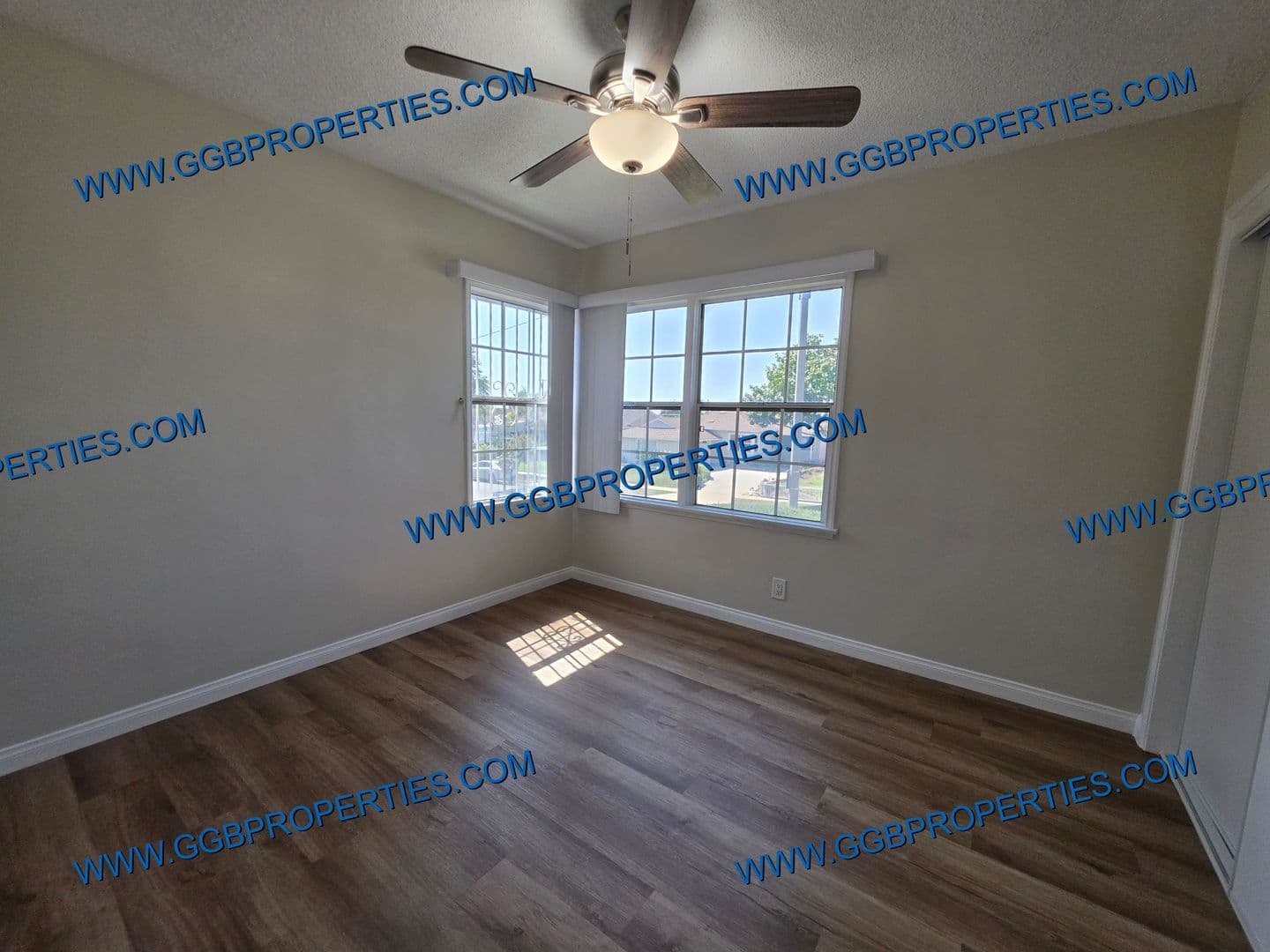 Hawthorne House: 11710 Spinning Ave