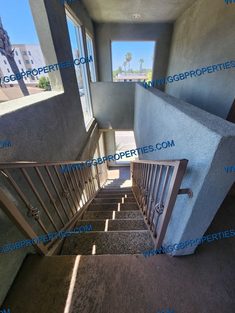 Long Beach Apartment: 2500 Elm Ave