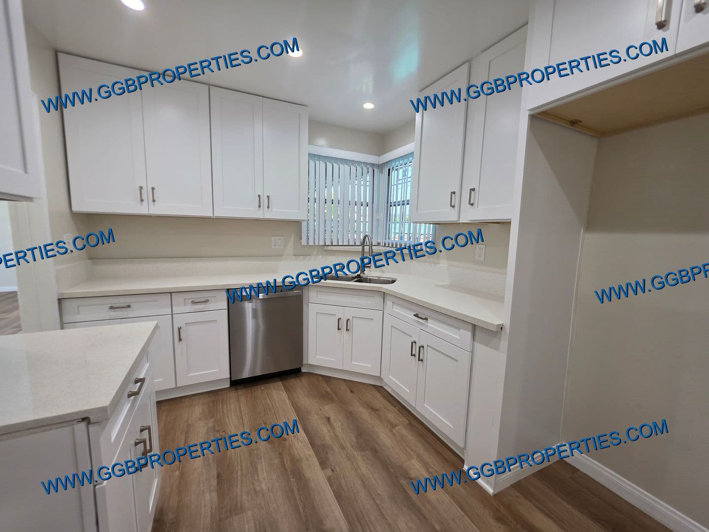Hawthorne House: 11710 Spinning Ave