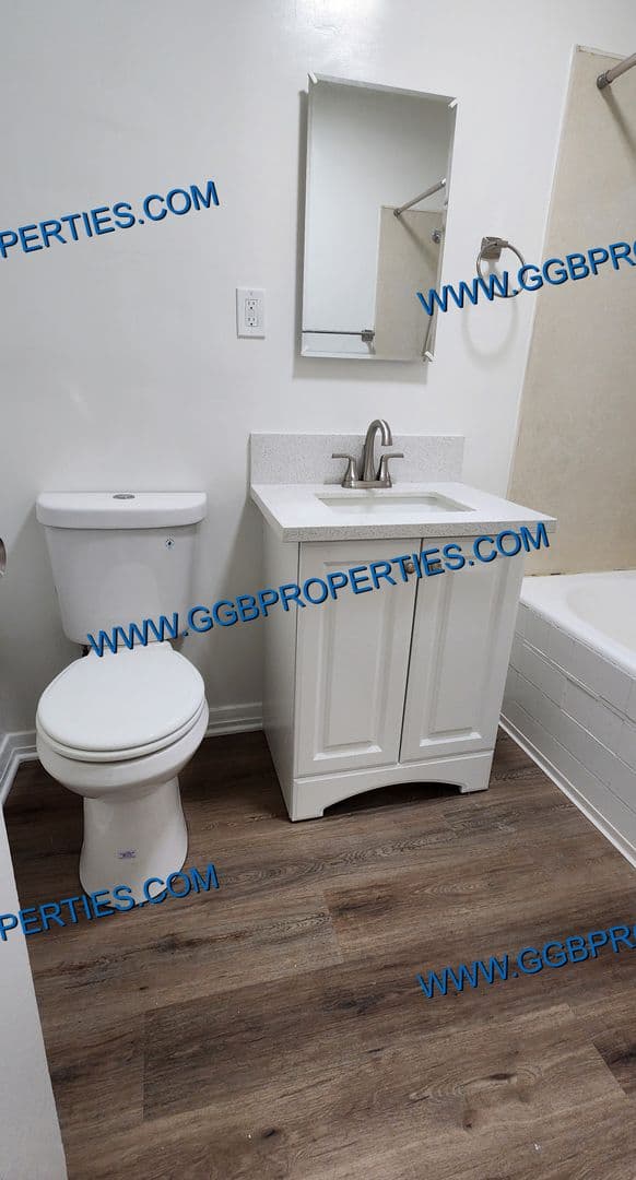 Long Beach Apartment: 2365-2371 Eucalyptus Ave