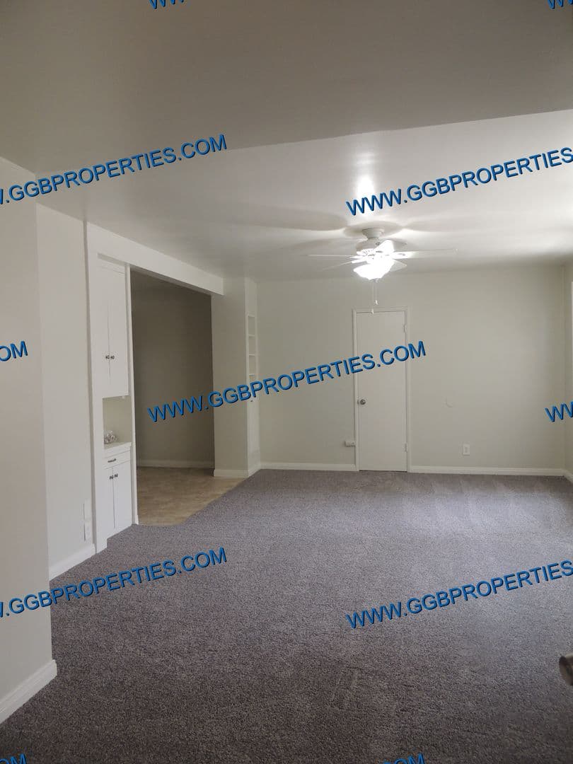 Long Beach Apartment: 10 Bay Shore Ave