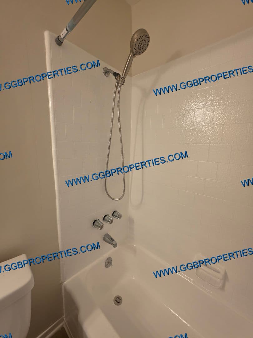 Long Beach Apartment: 727-741 Orizaba Ave