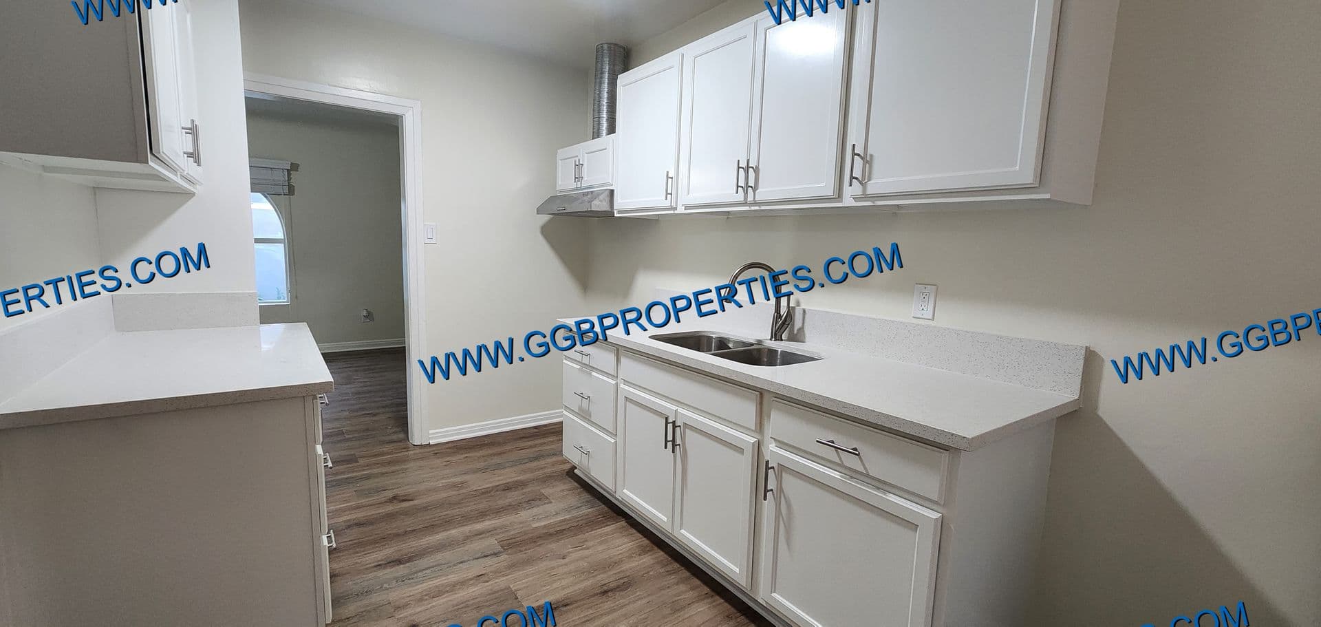 Long Beach Apartment: 2365-2371 Eucalyptus Ave