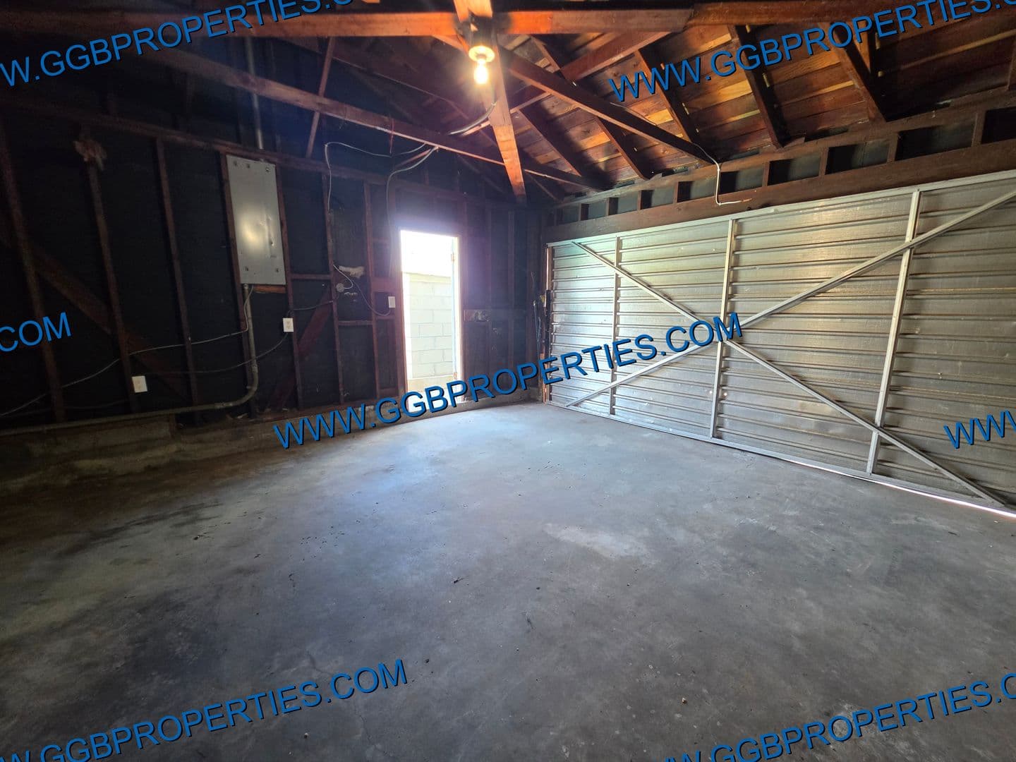 Hawthorne House: 11710 Spinning Ave